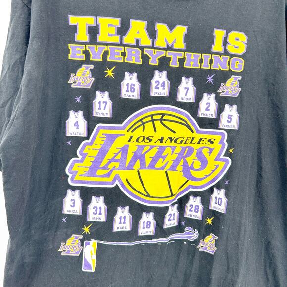 Mens Vintage Kobe Bryant Team Is Everything NBA LA Los Angeles Lakers T-Shirt XL - Picture 3 of 4